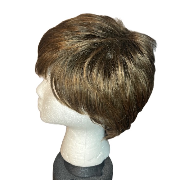 Light brown wig, adjustable - Picture 2 of 6